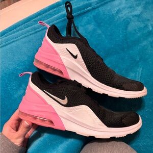 Brand new barely worn Nike air max’s